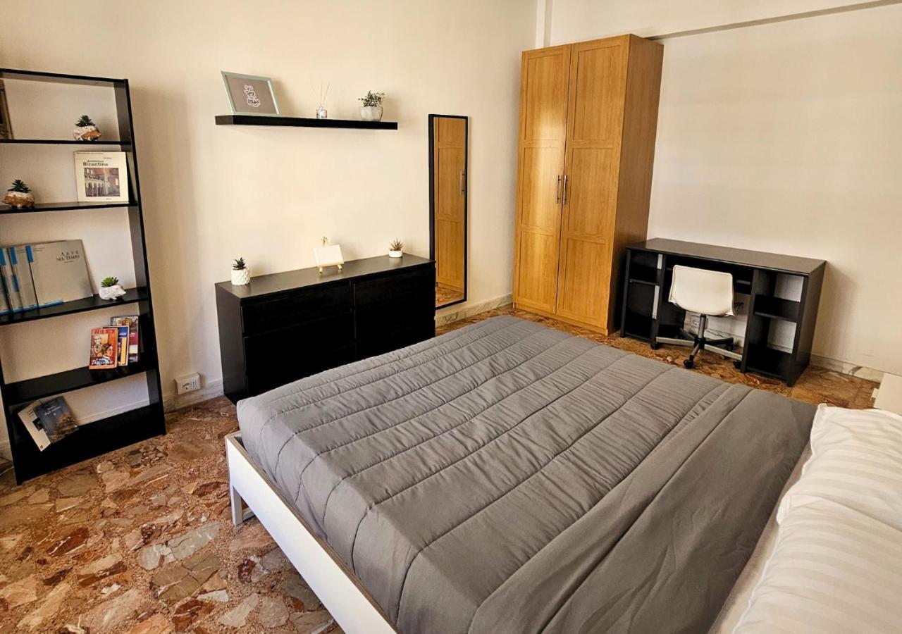 Urban Street Apartment Roma Bagian luar foto